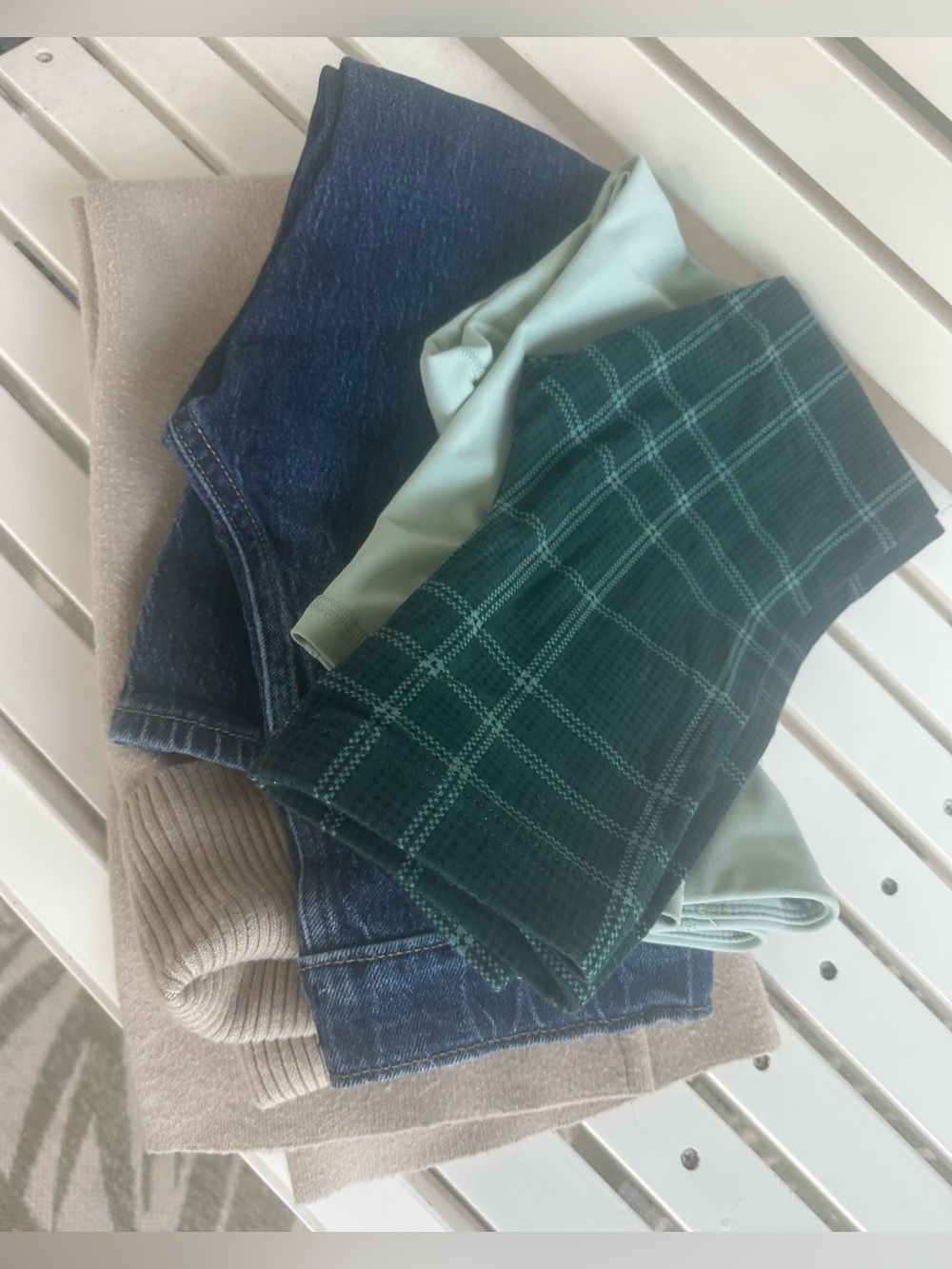 Lot of 4 pair of pants Girls size 6-7